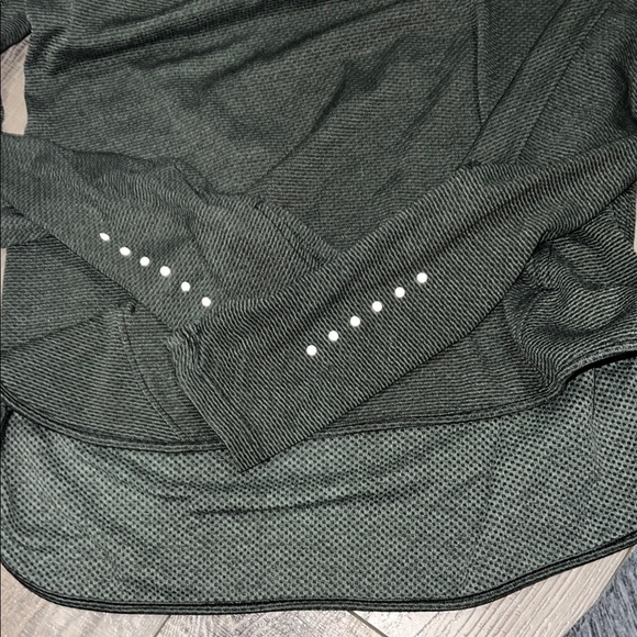 Nike Green Long Sleeve Athletic Tee - Picture 3 of 3